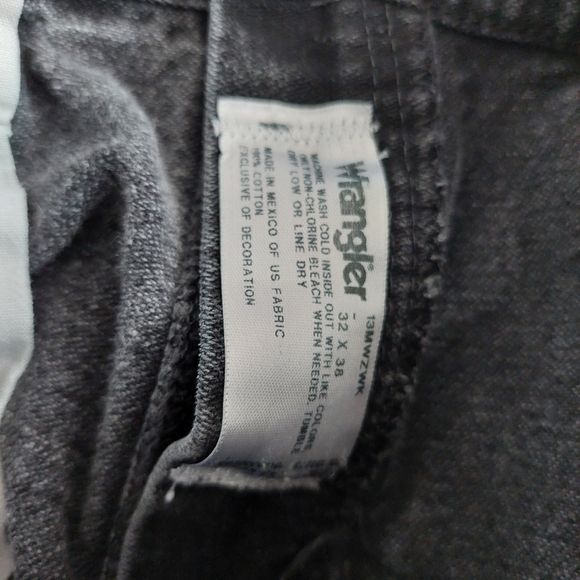 Wrangler Cut off Shorts Size Waist 32 Black - Picture 7 of 8